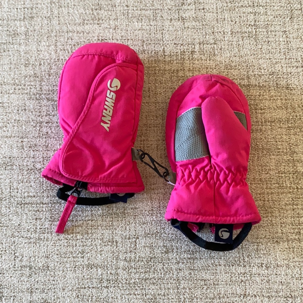 Fleece lined winter easy zip up winter cold weather snow gloves pink black combo